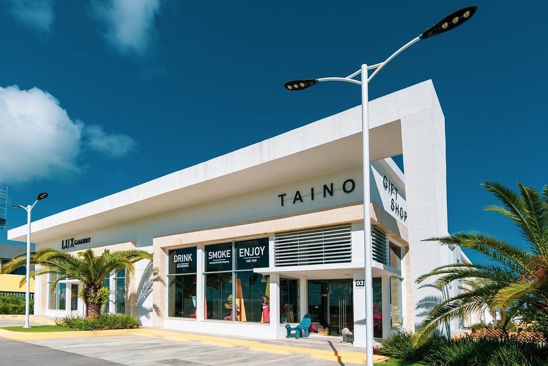 Punta Cana Gift Shop Guide: Where to Buy Souvenirs, Market Map & Free Shopping Tour