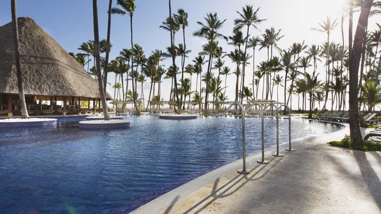 How to get from the Punta Cana Airport to the Barcelo Bavaro Beach