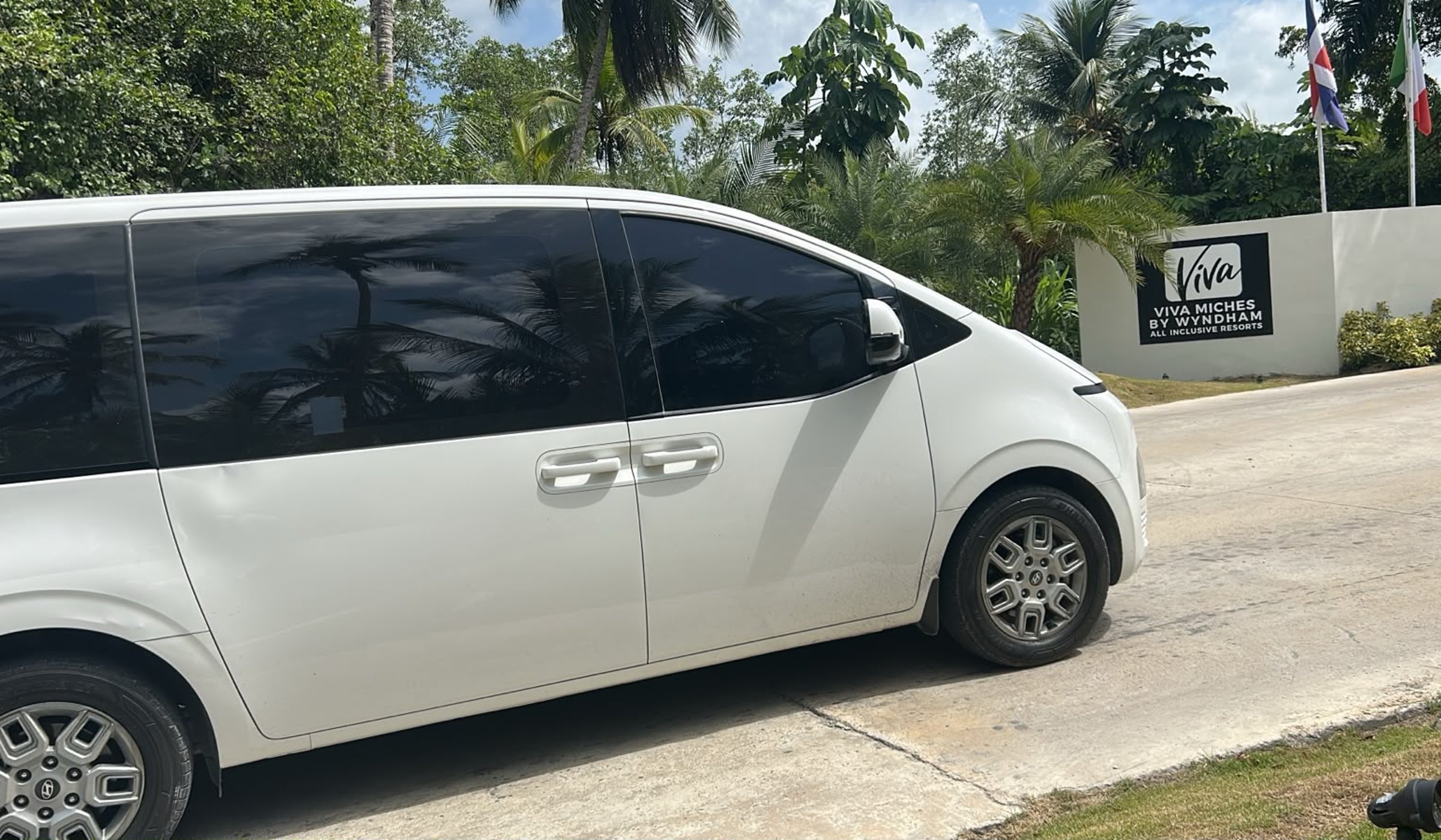 Punta Cana Airport to Viva Miches by Wyndham Transfer