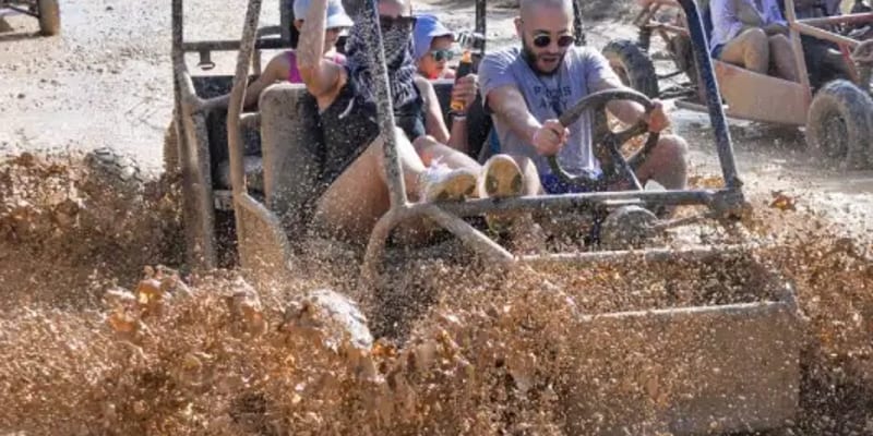 5 Safety Tips to Follow When Riding Dune Buggies