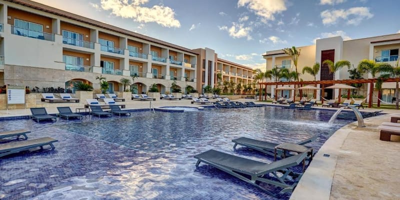 How to get from the Punta Cana Airport to the Hideaway by Royalton